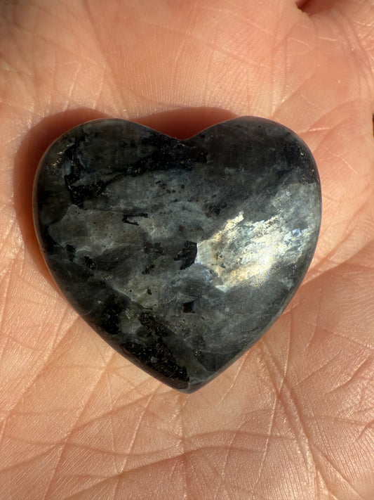 Small Larvakite Heart